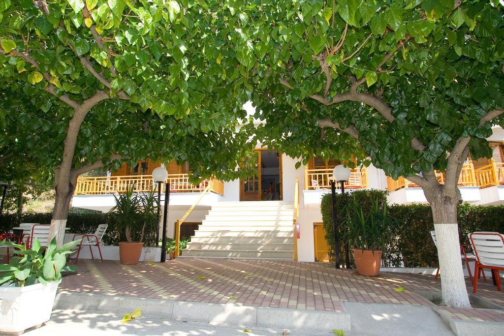 Hotel Aidipsos Лутра-Едіпсу Екстер'єр фото